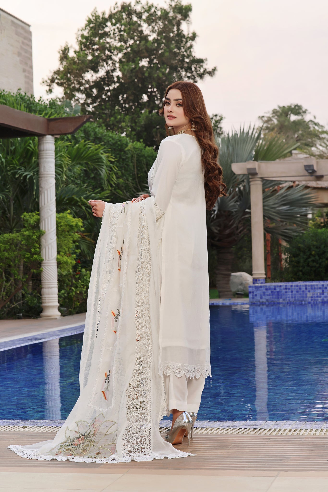 Premium White Kurta Set with Floral Embroidery